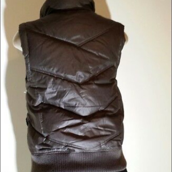 Gap Quilted Puffy V Quilted Vest-Size XS - Picture 3 of 6